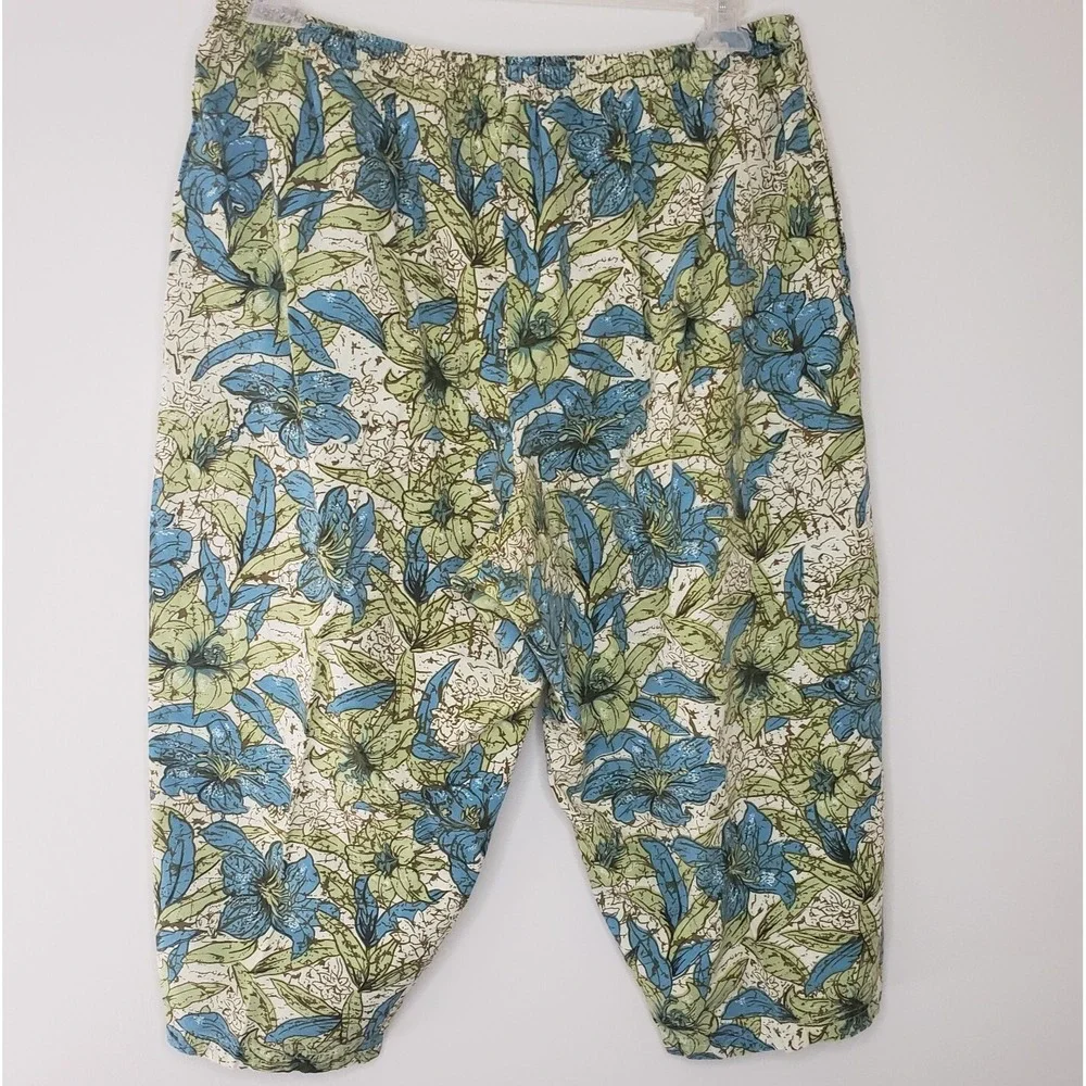 CM Shapes Gauzy Capri Pant Sz 1X Lily Print Vacation Beach Boho Hippie Artsy - Picture 3 of 8